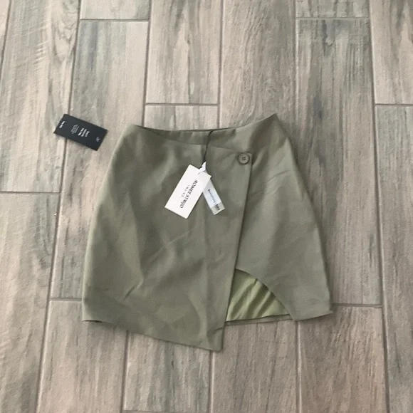 Rome strijd overlapped mini skirt - Picture 2 of 7